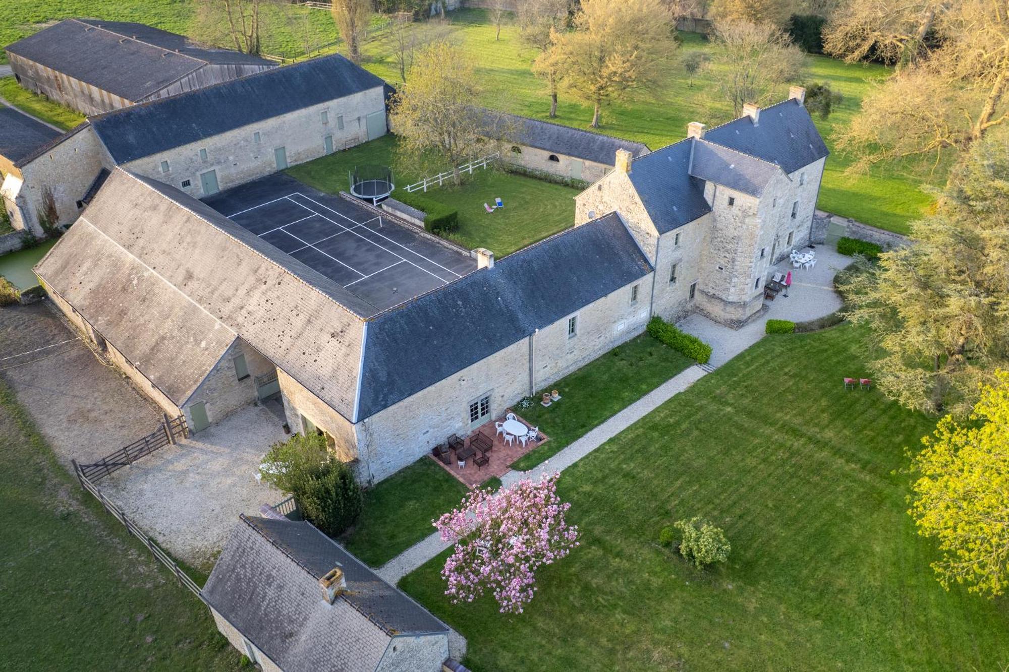 Chateau De Monceaux 5mn De Proche Bayeux